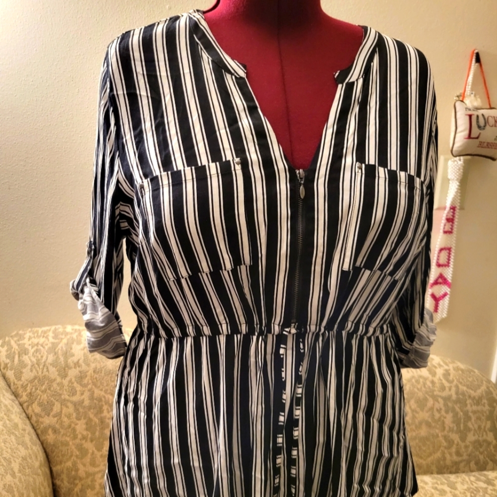 Black & white long top